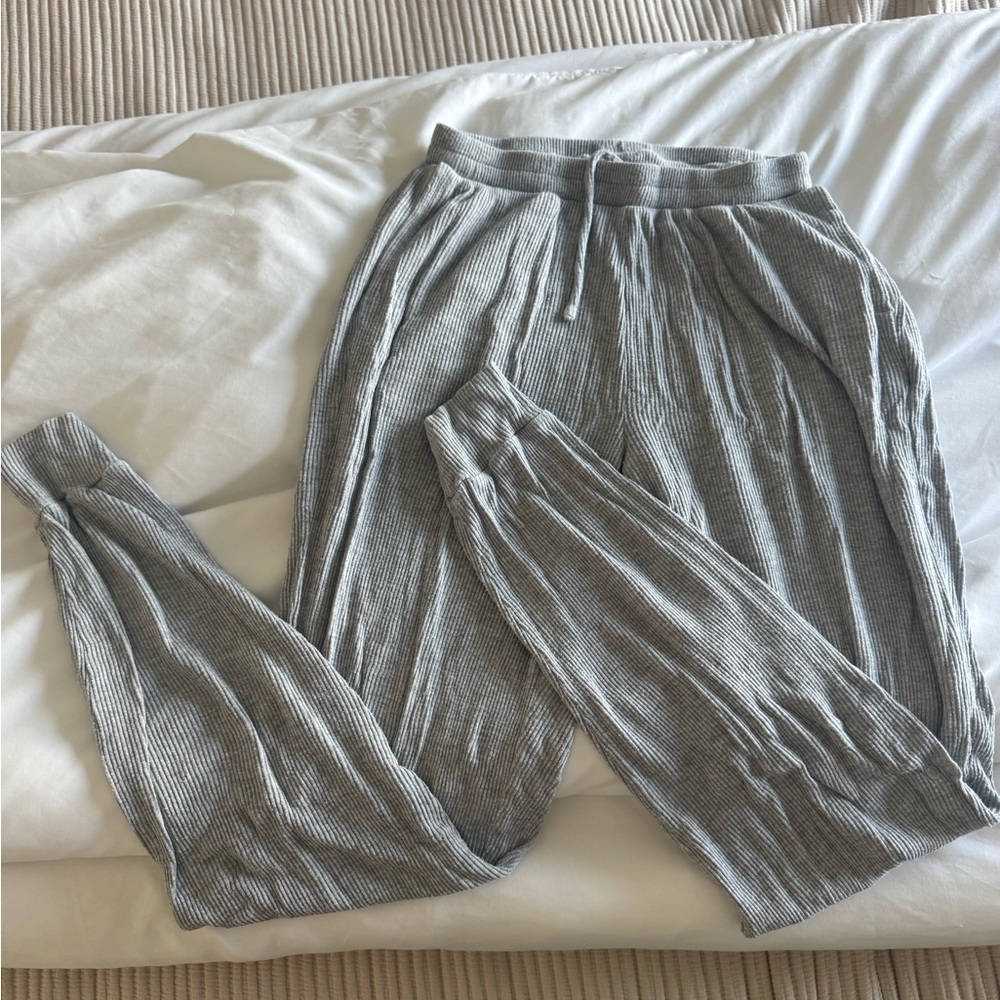 ALO Yoga Heather Gray Ribbed Pants